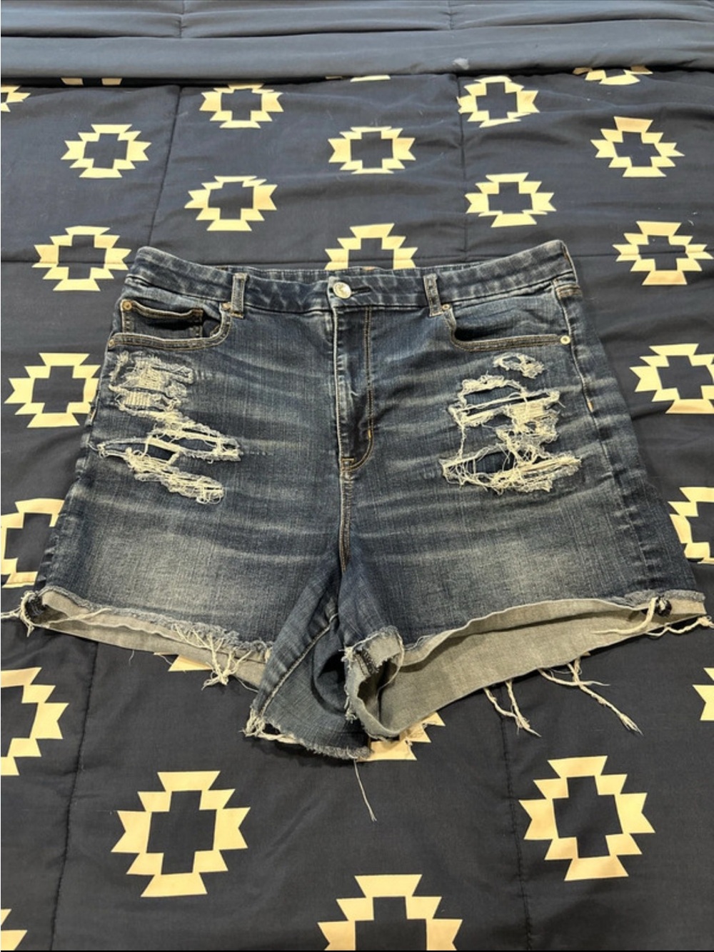 American Eagle Size 18 Distressed Denim Cutoff Shorts